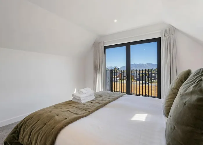 Miharo Mountain Haven | Mountain Views & Outdoor Fire Holiday home
