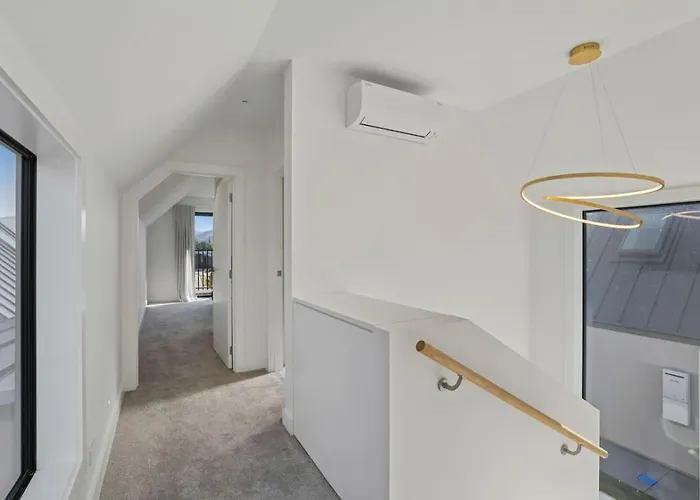 Miharo Mountain Haven | Mountain Views & Outdoor Fire Holiday home *